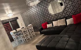 Casa moderna y elegante en el corazón de Ensenada!